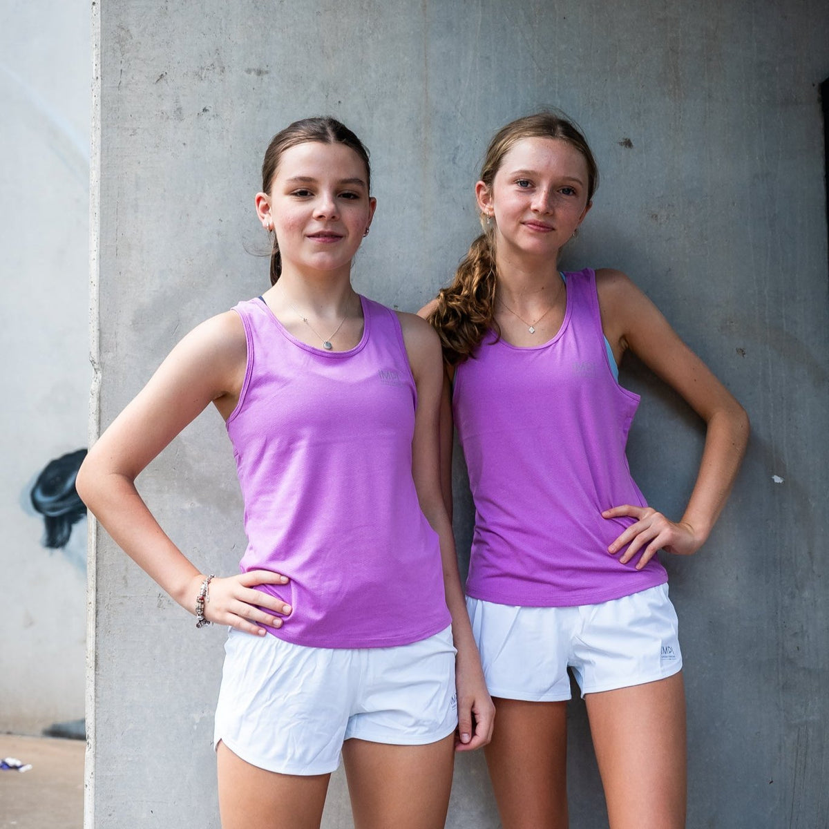 purple running singlet