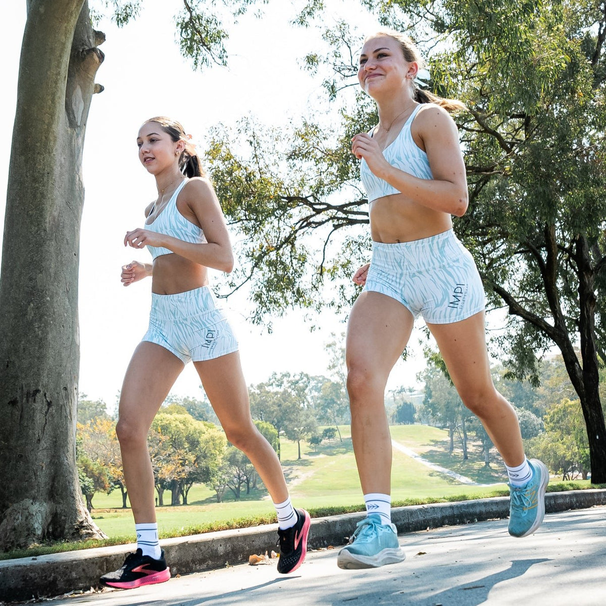 mint zebra running crop