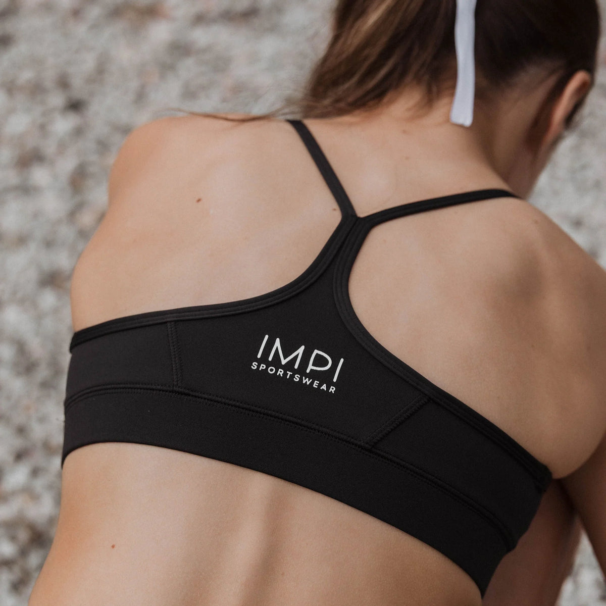 IMPI V-Neck Sports Crop - Black