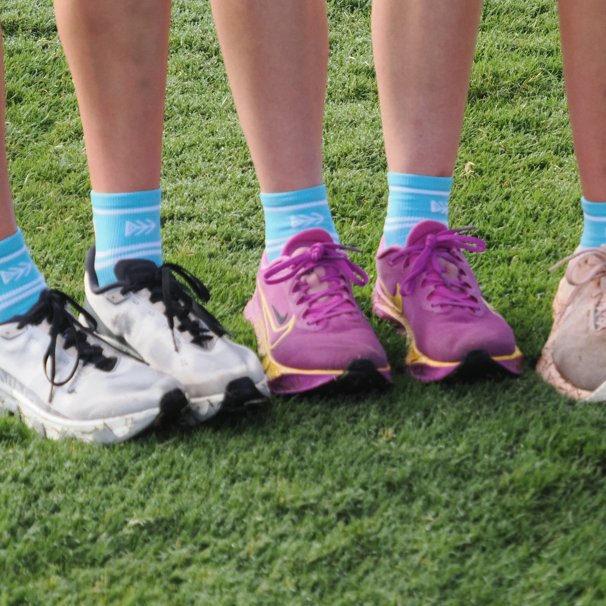 IMPI Shorter Crew Socks - Baby Blue/White