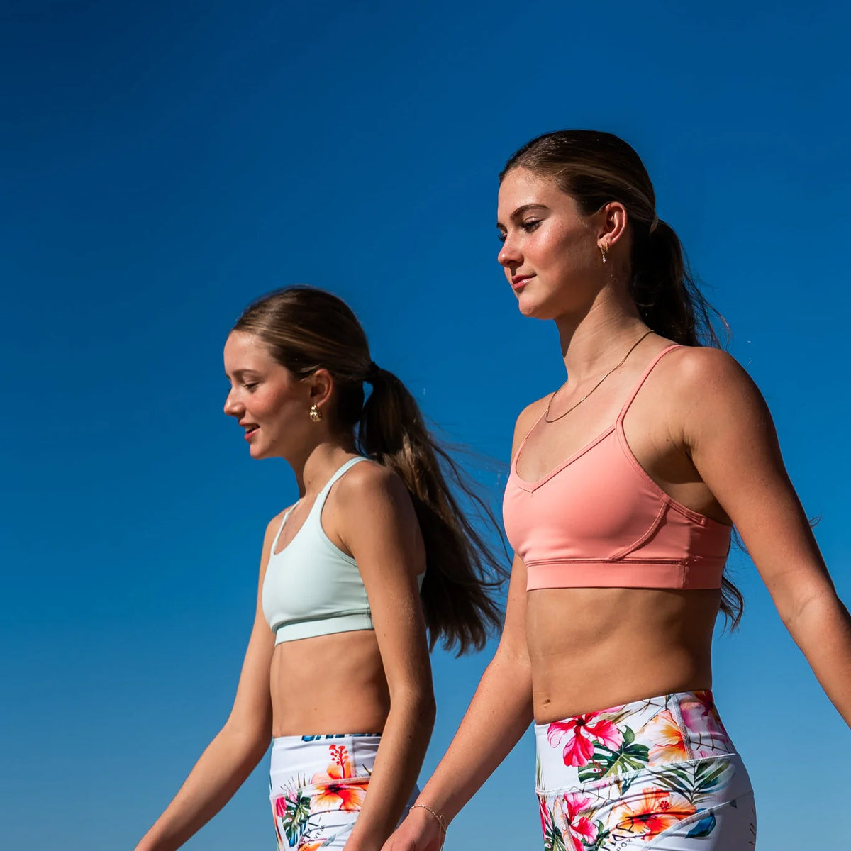 IMPI V-Neck Sports Crop - Peachy