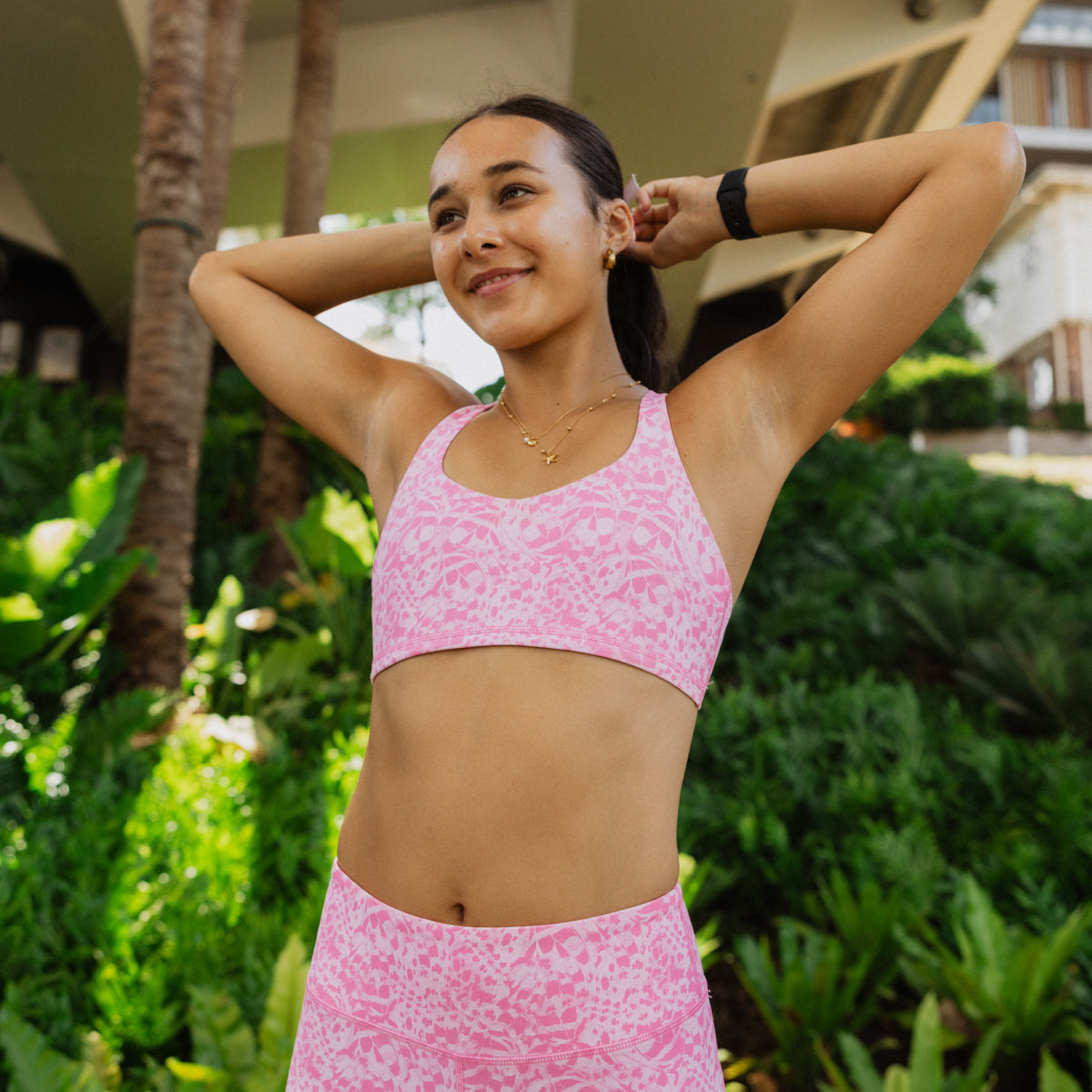 girls pink sports bra