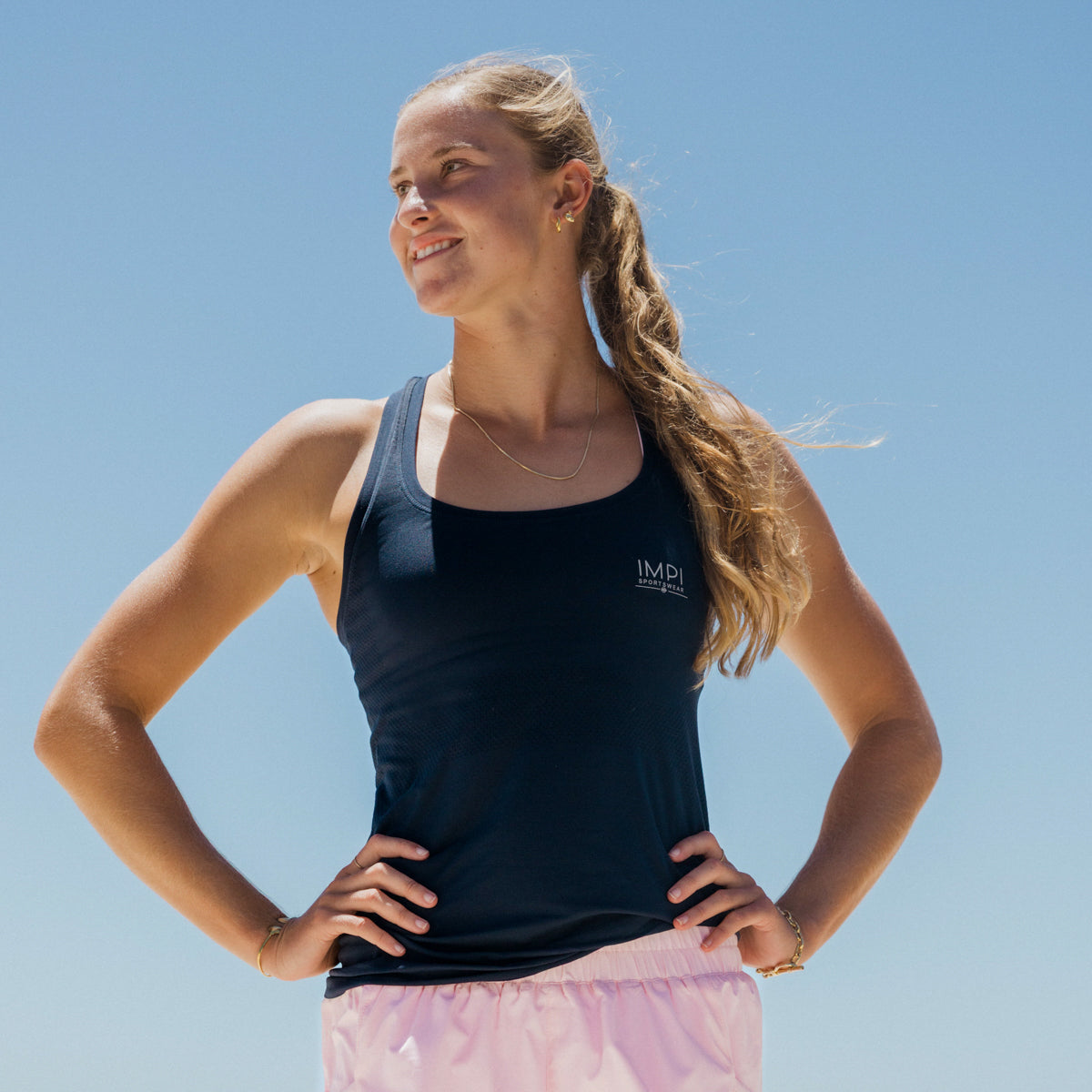 seamless navy singlet