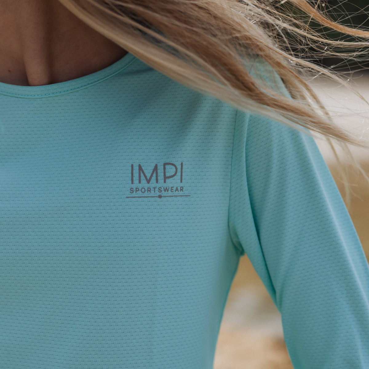 mint long sleeve running top
