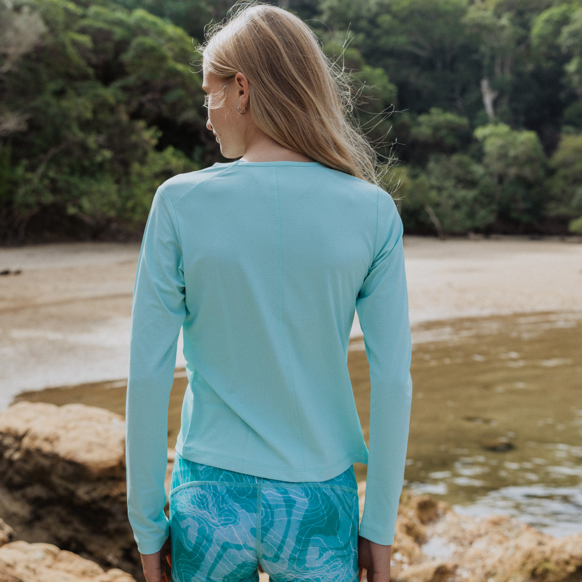 mint long sleeve running top