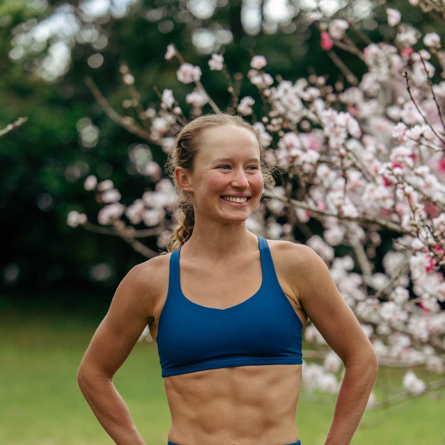 girls sports crop top